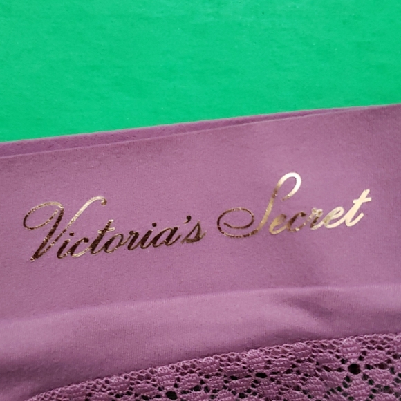 Victoria's Secret Lace Cheeky - Picture 4 of 5